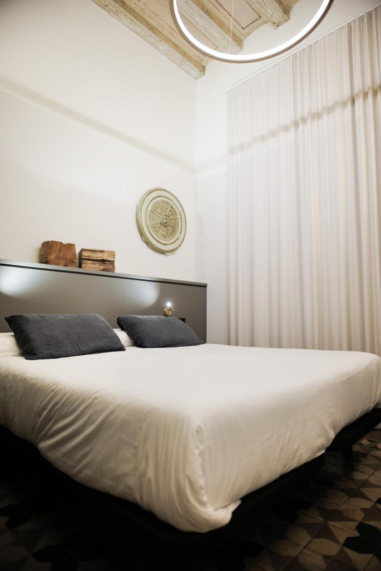 Hostal Porxos Garden Барселона Екстериор снимка