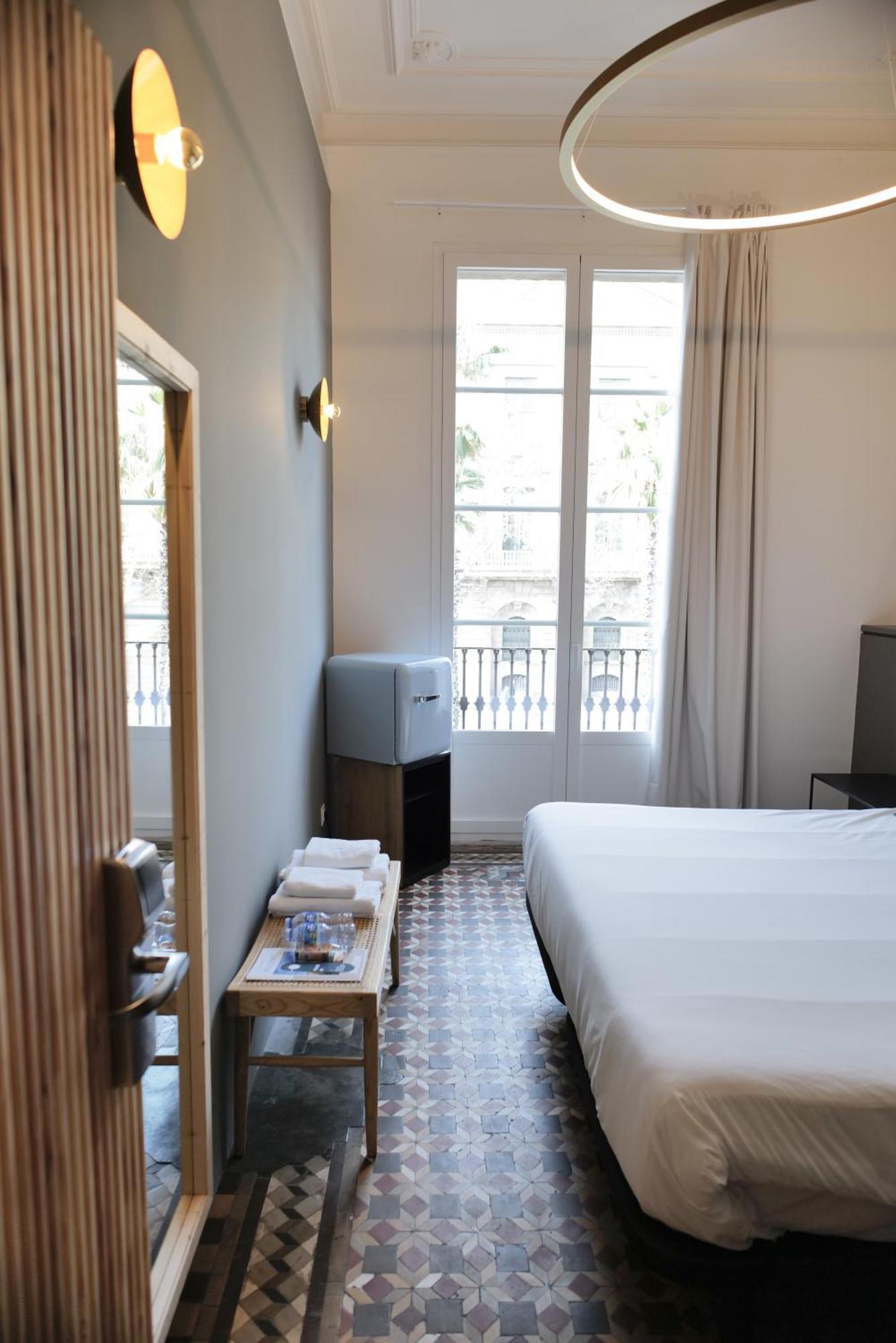 Hostal Porxos Garden Барселона Екстериор снимка