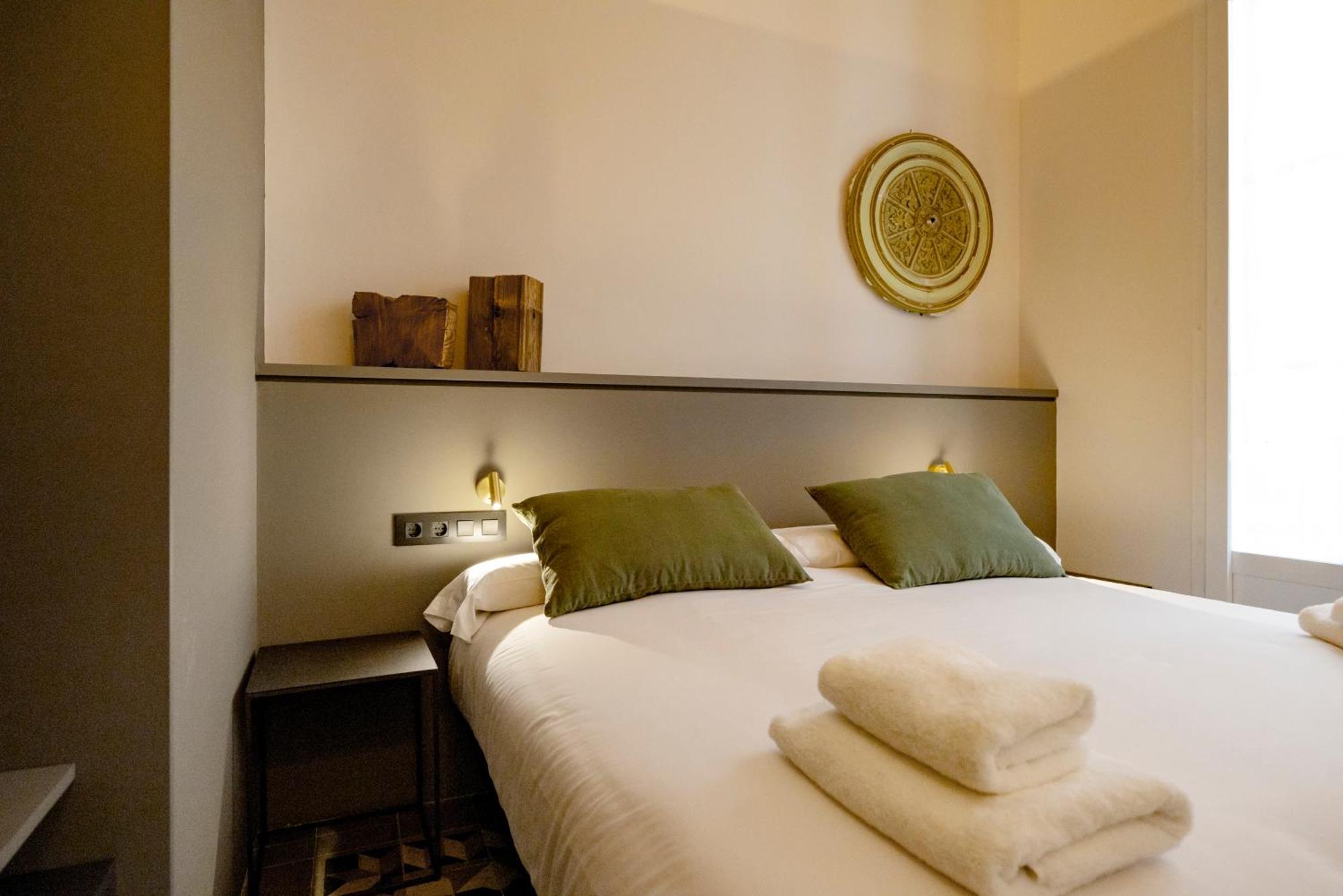 Hostal Porxos Garden Барселона Екстериор снимка